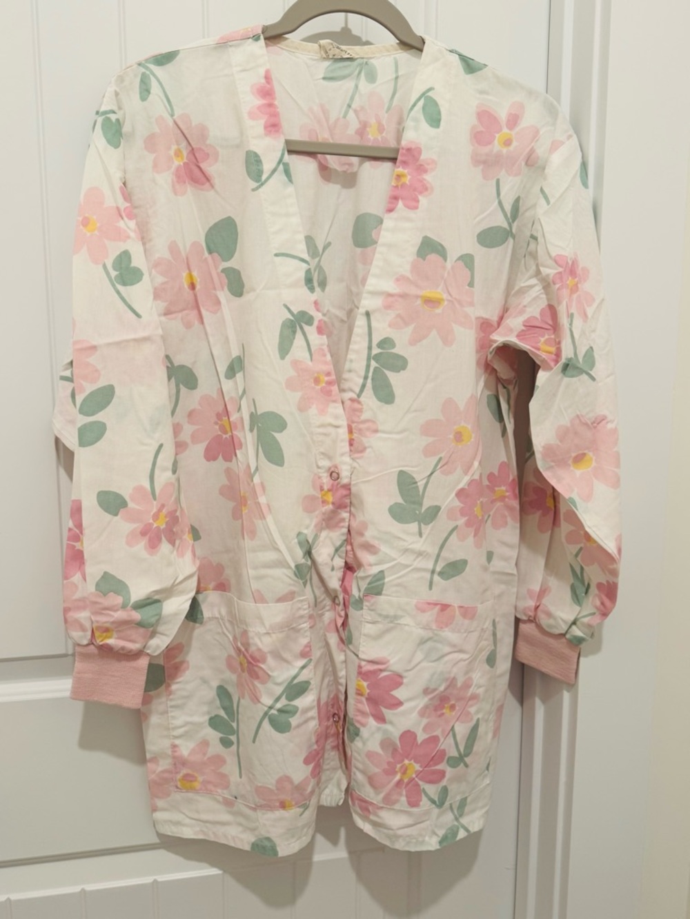Women’s Pink Floral Scrub Top Small